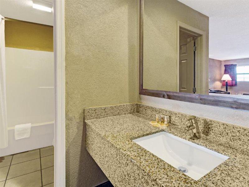 Days Inn By Wyndham Cherokee Near Casino Esterno foto