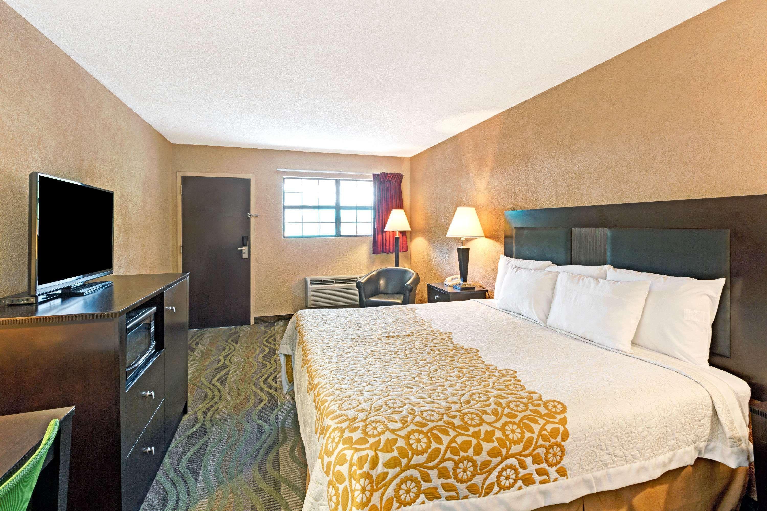 Days Inn By Wyndham Cherokee Near Casino Esterno foto